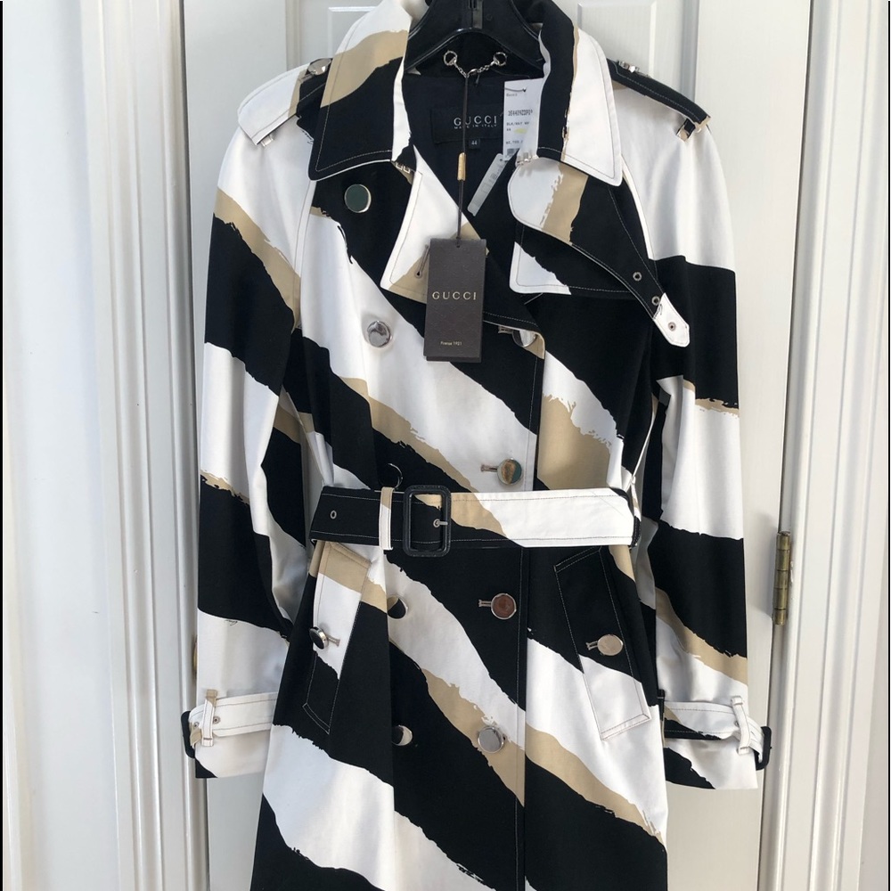 🔴SOLD🔴Gucci Zebra Print Raincoat